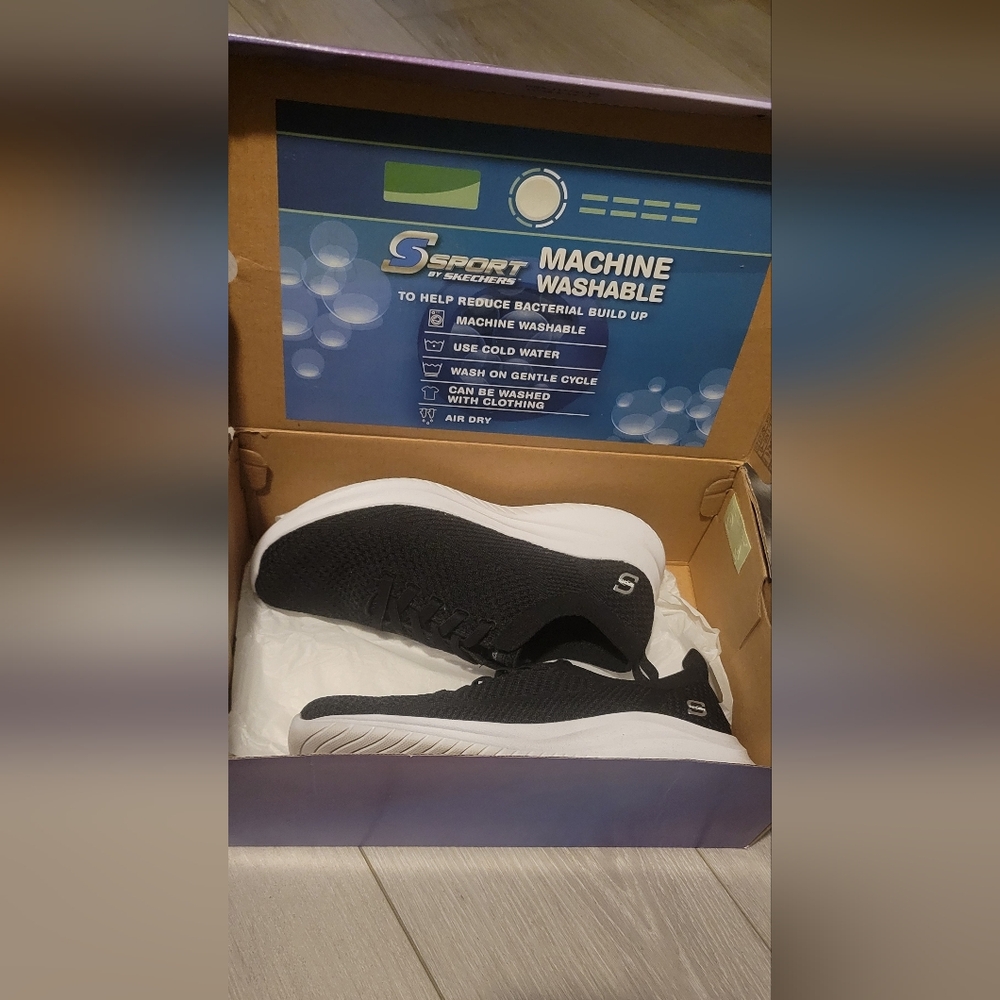 Women Skechers
